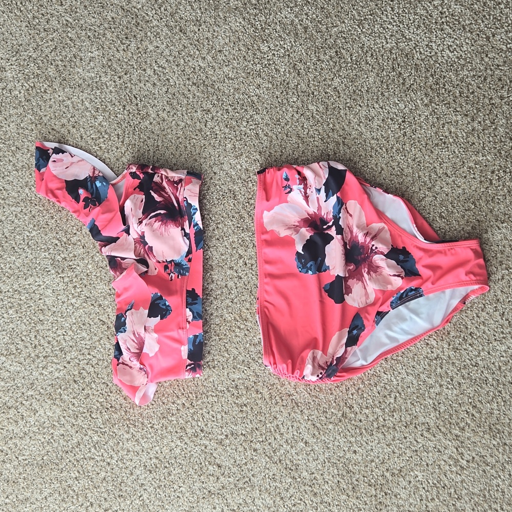 Two piece high waisted bathing suit